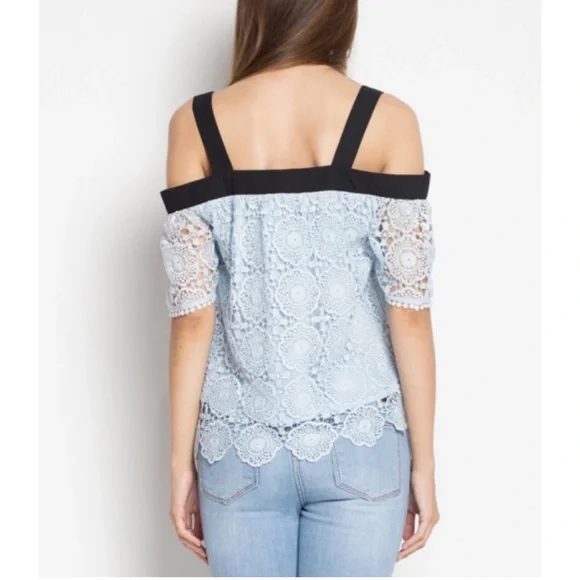 Cold Shoulder Lace Top🩵🖤 - Picture 3 of 3